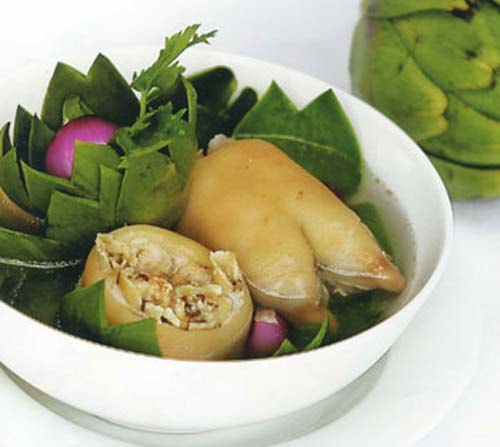 Salad trộn thi 100 món ngon từ ra hoa Đà Lạt công diễn xác lập kỷ lục Việt Nam